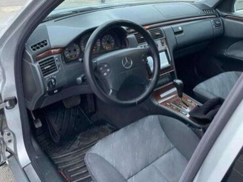 Mercedes E 280, 2000 il, 2.8 L, 298 000 km