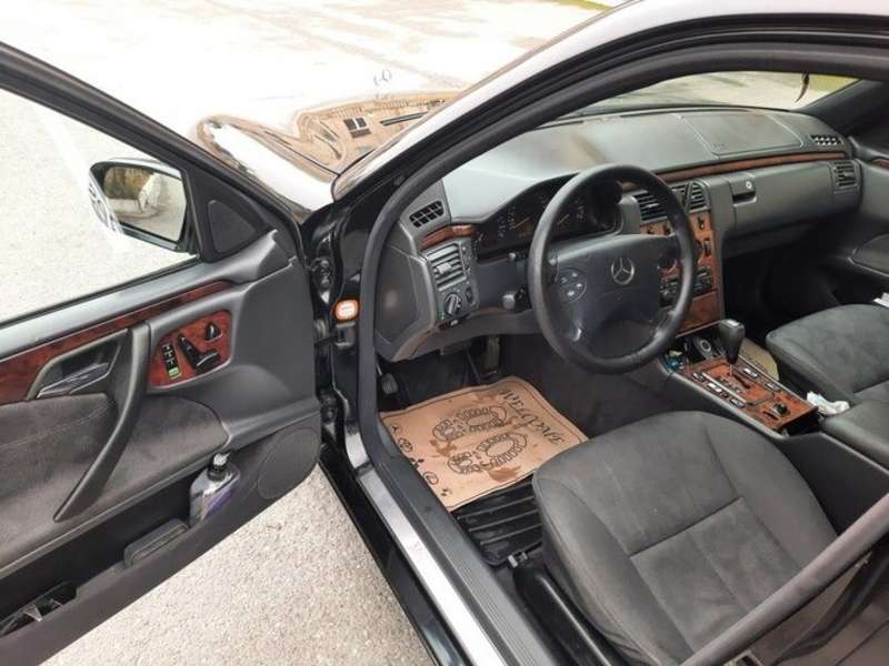 Mercedes E 280, 2000 il, 2.8 L, 271 000 km