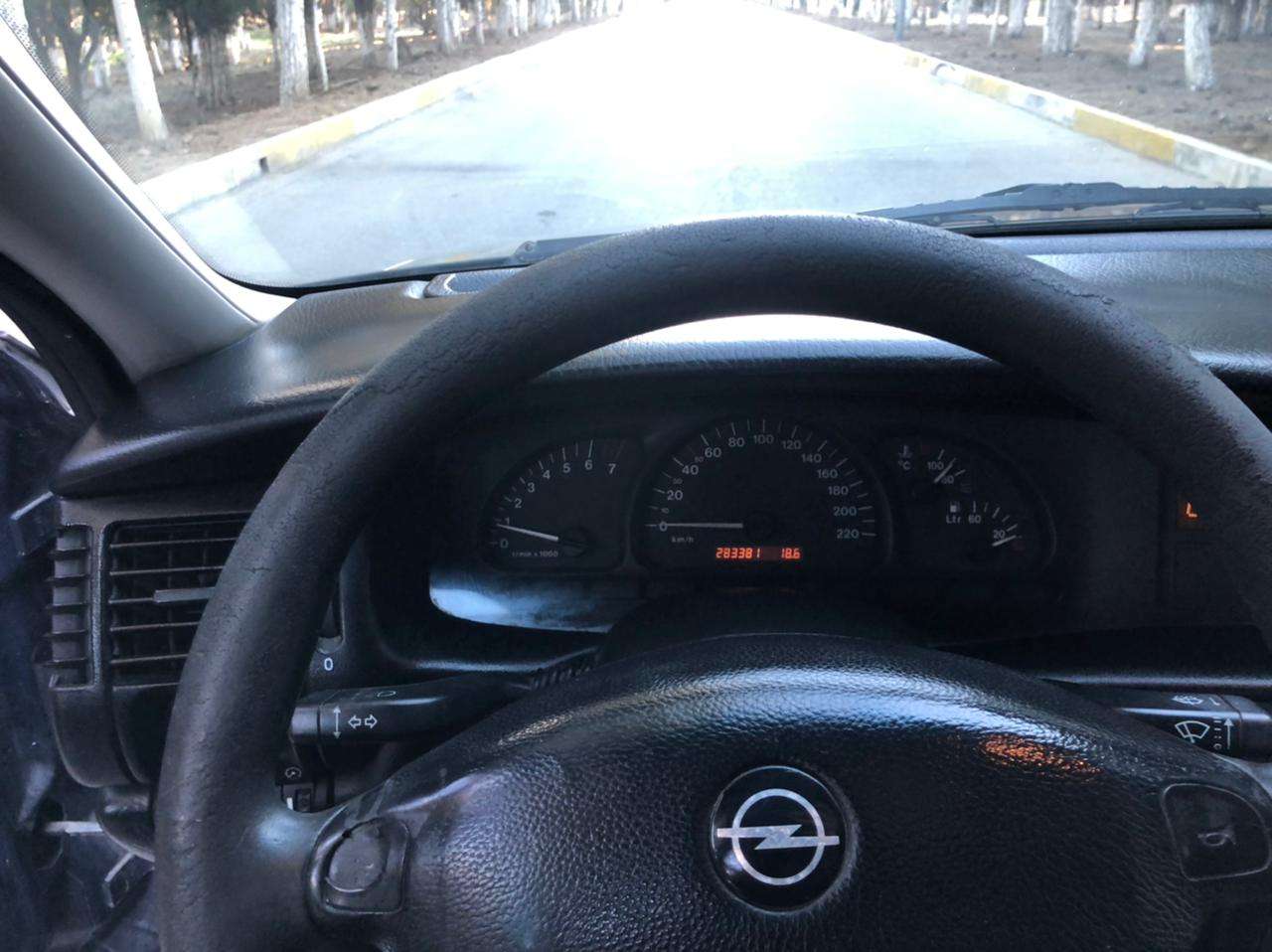Opel Vectra, 2000 il, 1.6 L, 225 000 km