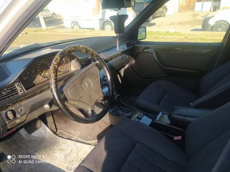 Mercedes E 220, 1994 il, 2.2 L, 300 000 km