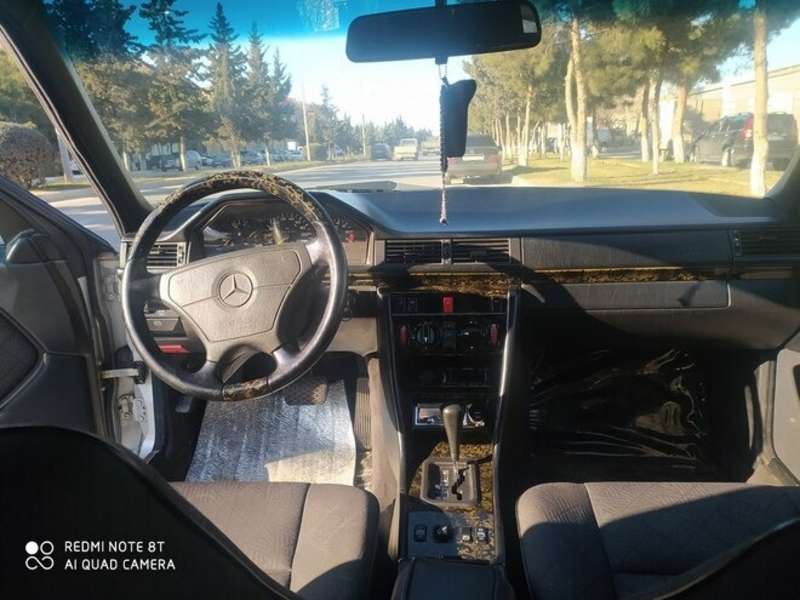 Mercedes E 220, 1994 il, 2.2 L, 300 000 km