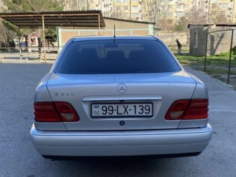 Mercedes E 240, 1998 il, 2.4 L, 440 358 km