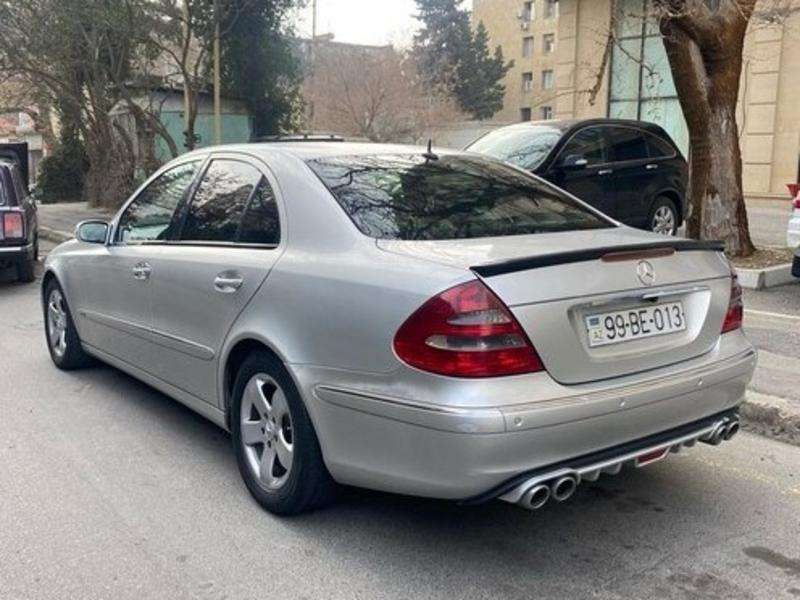 Mercedes E 270, 2003 il, 2.7 L, 403 000 km