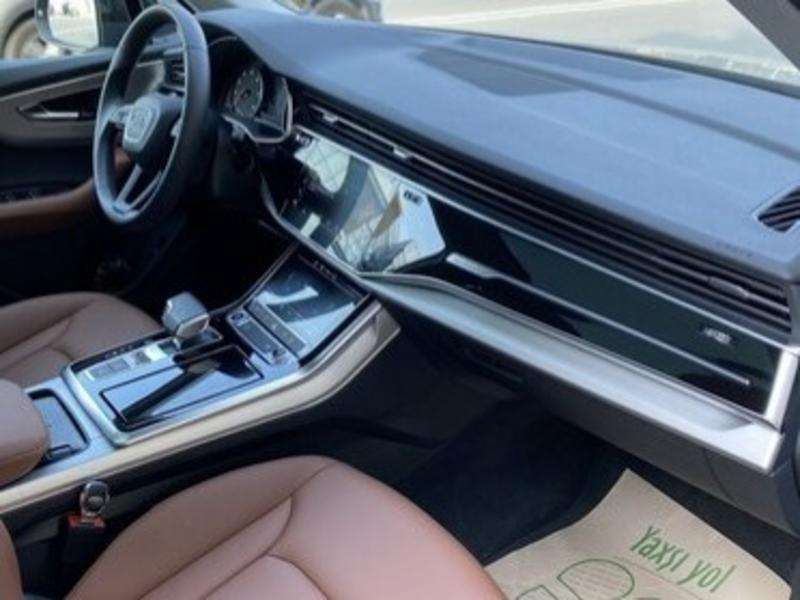 Audi Q7, 2020 il, 2.0 L, 5 000 km