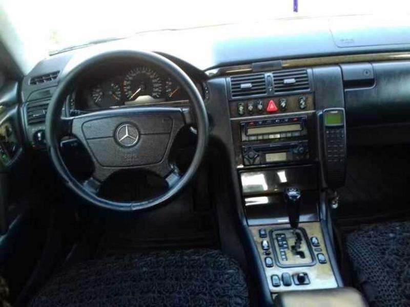 Mercedes E 280, 1999 il, 2.8 L, 283 900 km