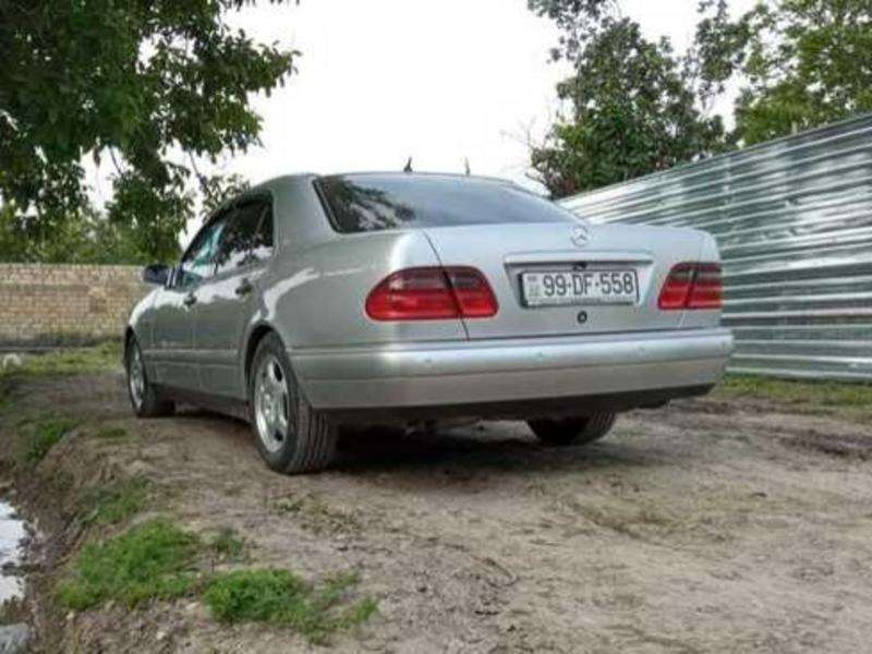 Mercedes E 280, 1999 il, 2.8 L, 283 900 km