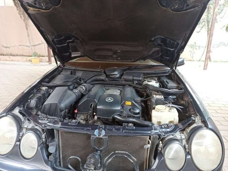Mercedes E 280, 2001 il, 2.8 L, 290 932 km