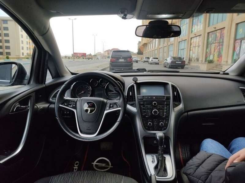 Opel Astra, 2012 il, 1.4 L, 130 000 km