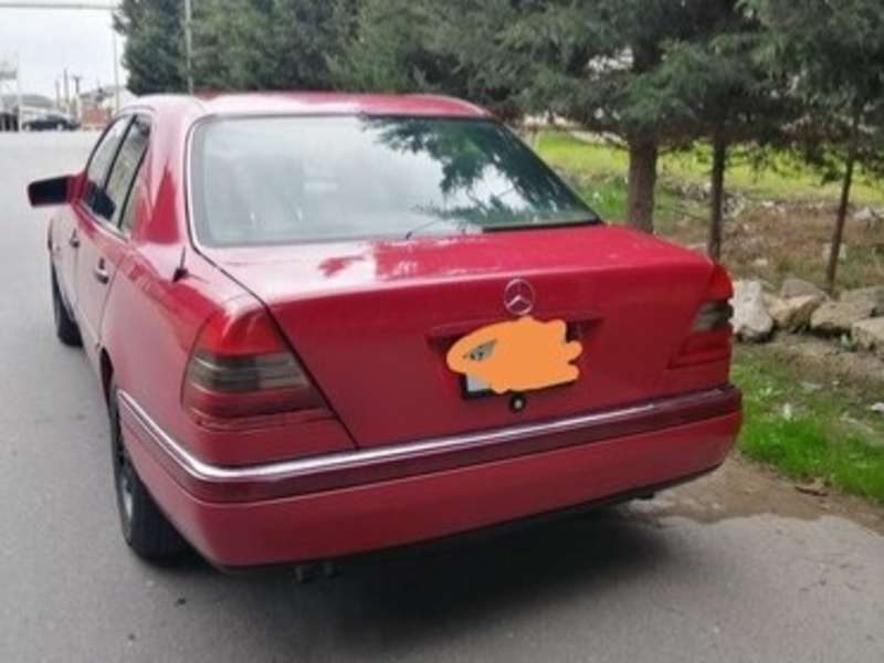Mercedes C 200, 1995 il, 2.0 L, 400 000 km