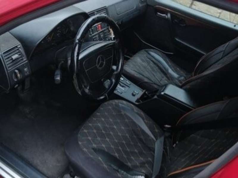 Mercedes C 200, 1995 il, 2.0 L, 400 000 km