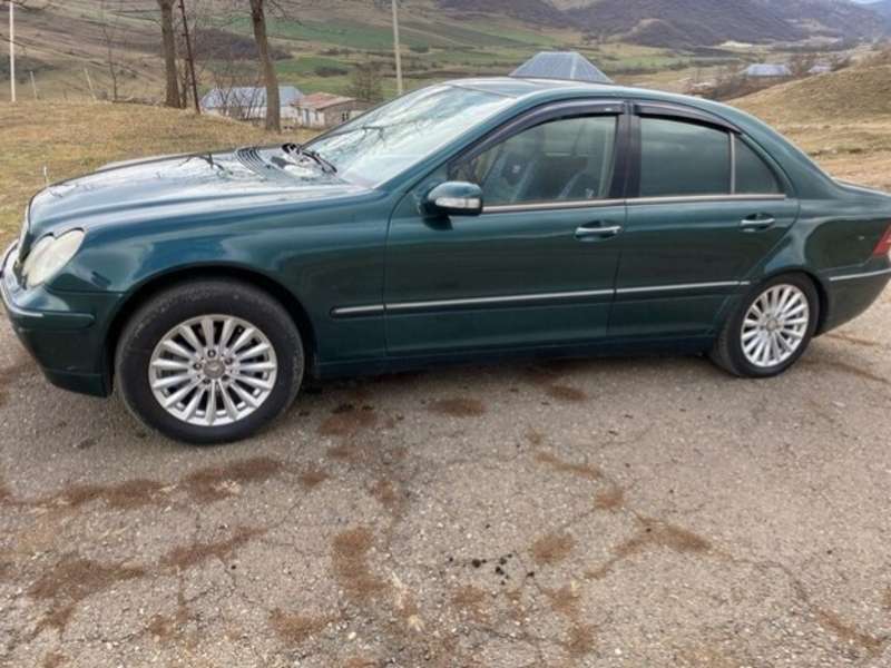 Mercedes C 240, 2000 il, 2.6 L, 270 000 km