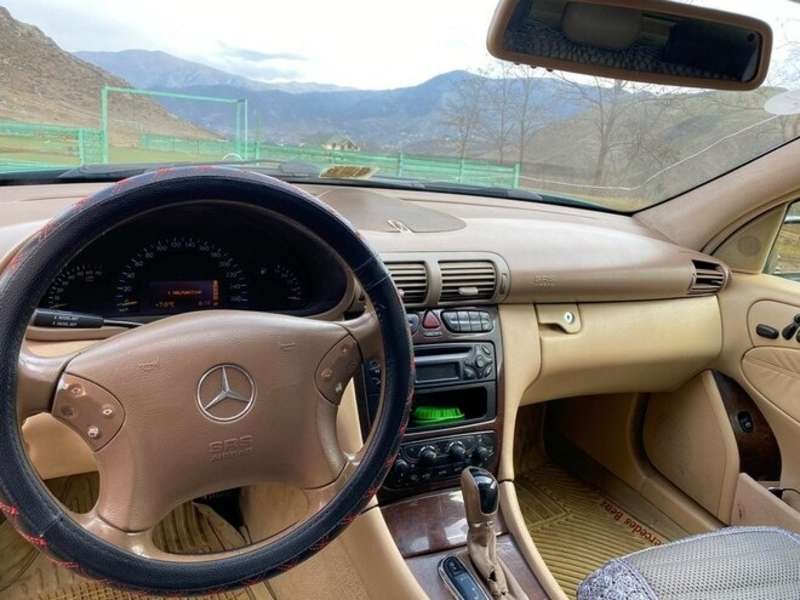 Mercedes C 240, 2000 il, 2.6 L, 270 000 km