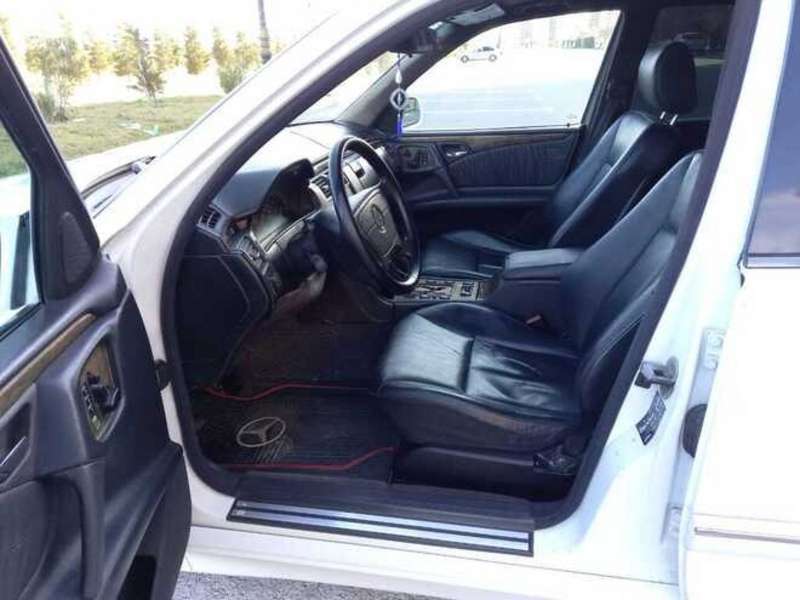 Mercedes E 200, 1999 il, 2.0 L, 298 000 km