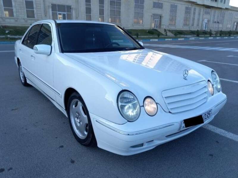 Mercedes E 200, 1999 il, 2.0 L, 298 000 km