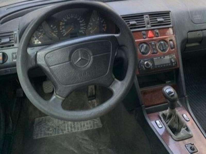 Mercedes C 180, 1997 il, 1.8 L, 294 836 km