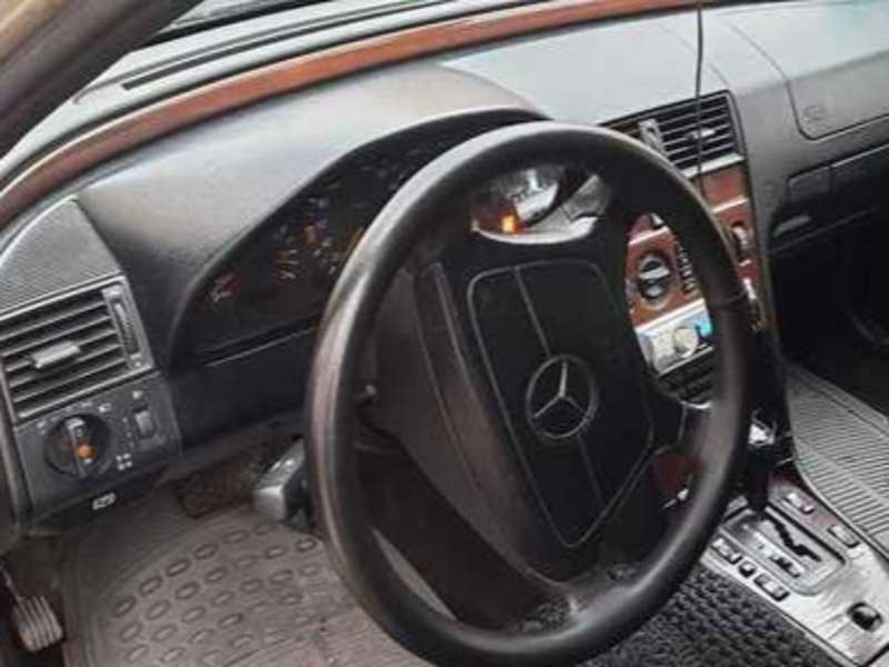 Mercedes C 180, 1995 il, 1.8 L, 200 000 km