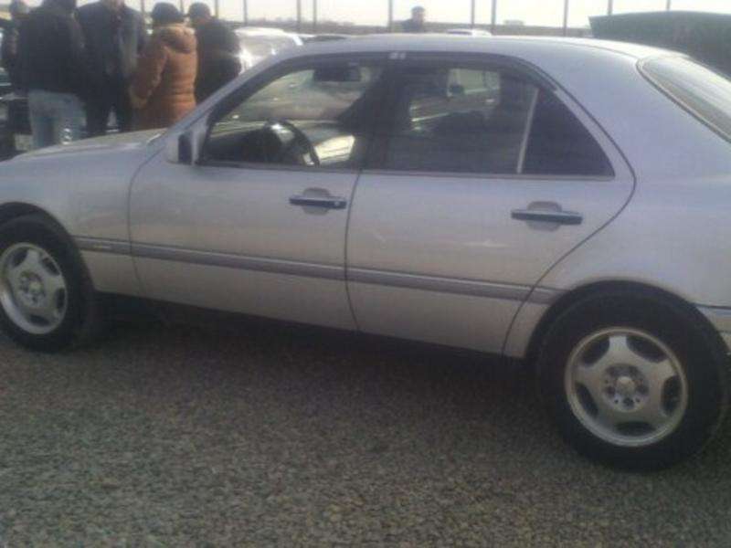 Mercedes C 180, 1993 il, 1.8 L, 242 000 km