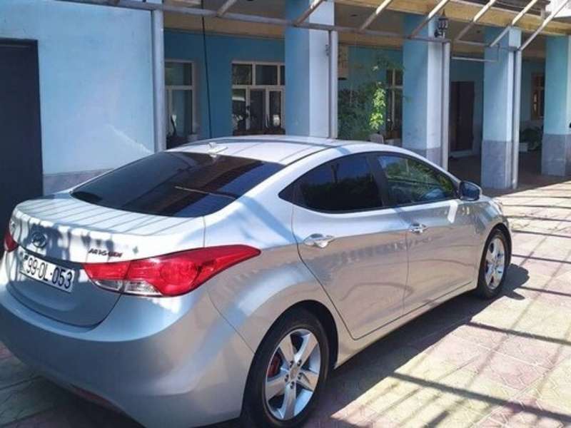 Hyundai Elantra, 2010 il, 1.6 L, 170 000 km