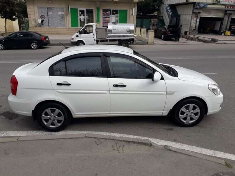 Hyundai Accent, 2009 il, 1.4 L, 138 000 km