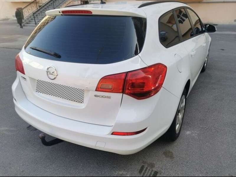 Opel Astra, 2011 il, 1.4 L, 212 000 km