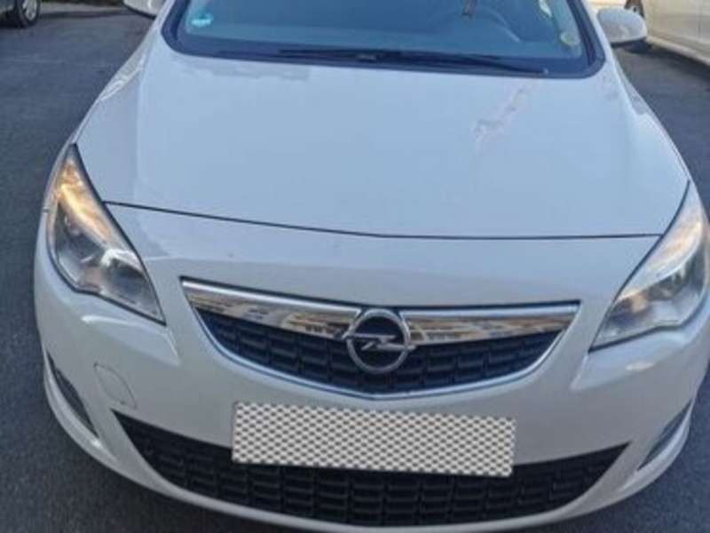 Opel Astra, 2011 il, 1.4 L, 212 000 km