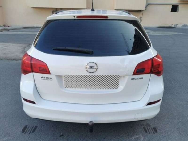 Opel Astra, 2011 il, 1.4 L, 212 000 km