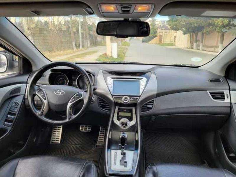 Hyundai Elantra, 2011 il, 1.8 L, 285 000 km