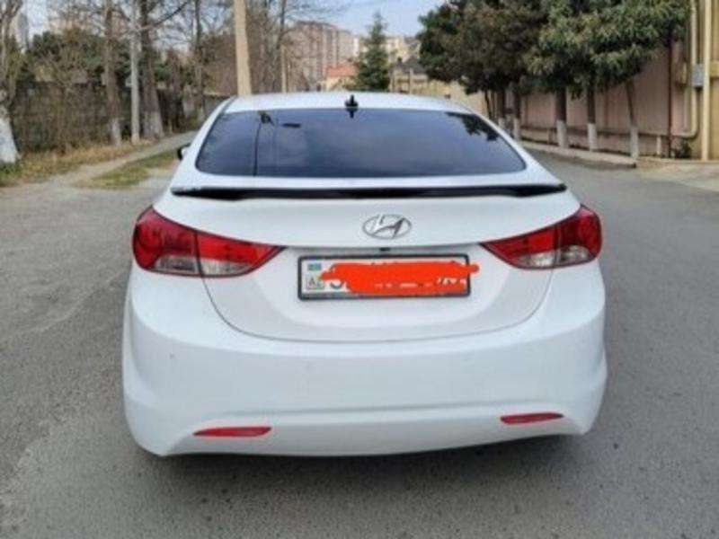 Hyundai Elantra, 2011 il, 1.8 L, 285 000 km