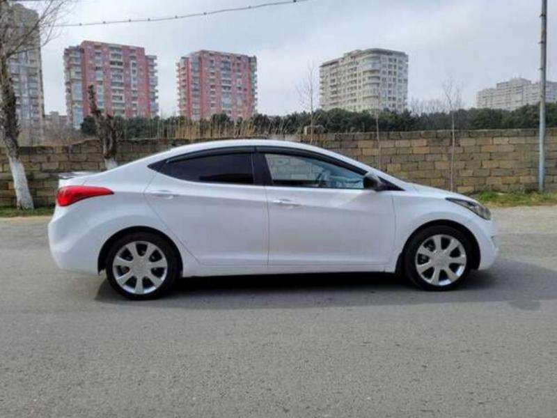 Hyundai Elantra, 2011 il, 1.8 L, 285 000 km