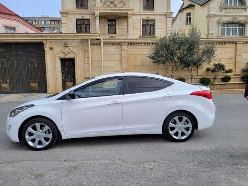 Hyundai Elantra, 2011 il, 1.8 L, 285 000 km