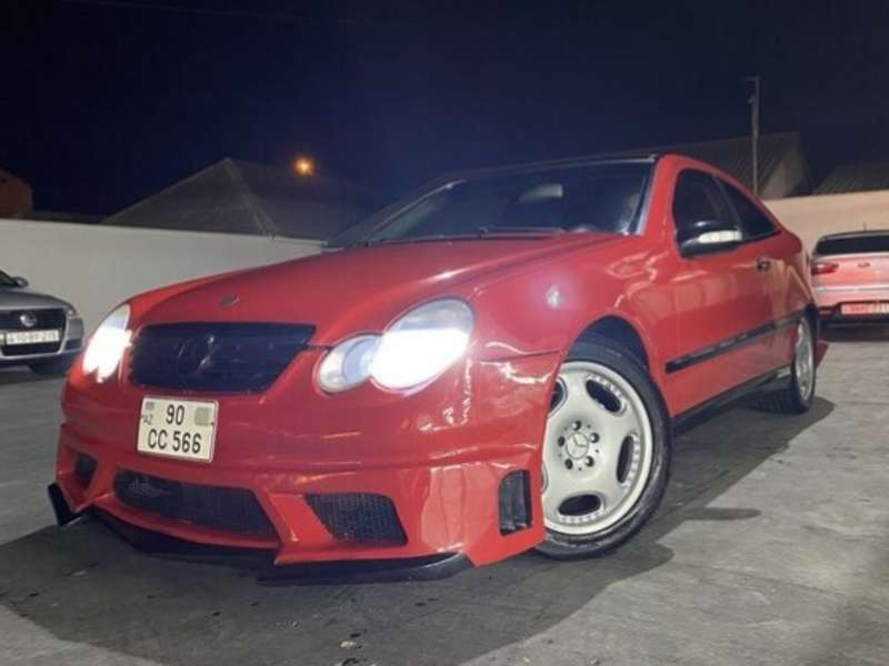 Mercedes C 230, 2002 il, 2.3 L, 300 000 km