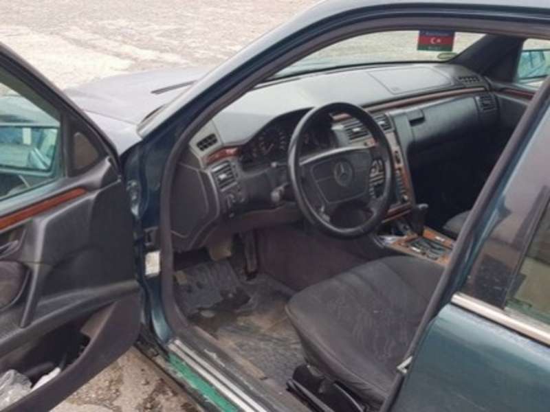 Mercedes E 200, 1997 il, 2.0 L, 447 000 km