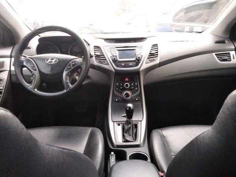 Hyundai Elantra, 2014 il, 1.8 L, 250 000 km