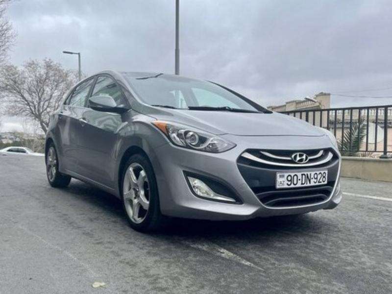 Hyundai Elantra, 2013 il, 1.8 L, 221 000 km