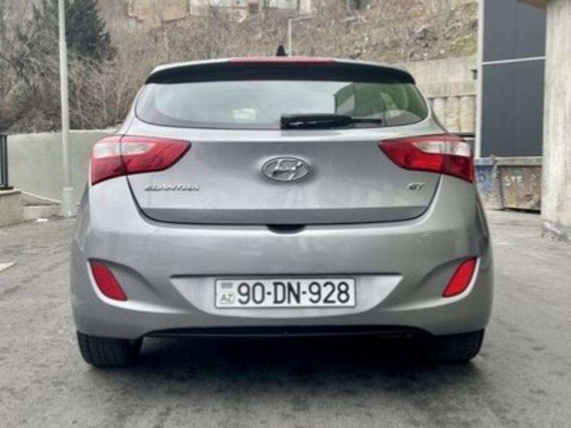 Hyundai Elantra, 2013 il, 1.8 L, 221 000 km