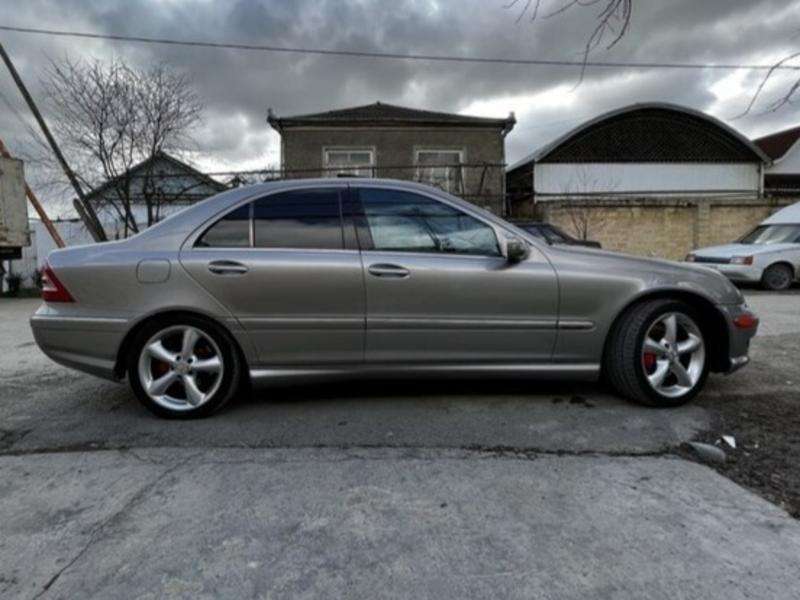 Mercedes C 230, 2005 il, 2.5 L, 380 000 km