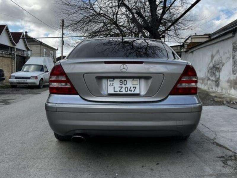 Mercedes C 230, 2005 il, 2.5 L, 380 000 km
