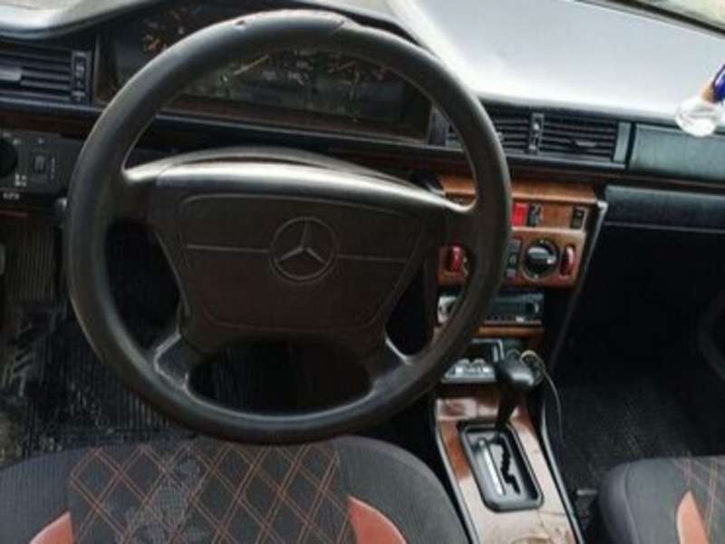 Mercedes E 200, 1993 il, 2.0 L, 456 892 km