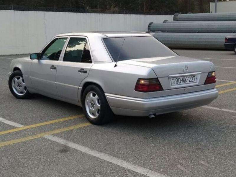 Mercedes E 220, 1994 il, 2.2 L, 220 000 km
