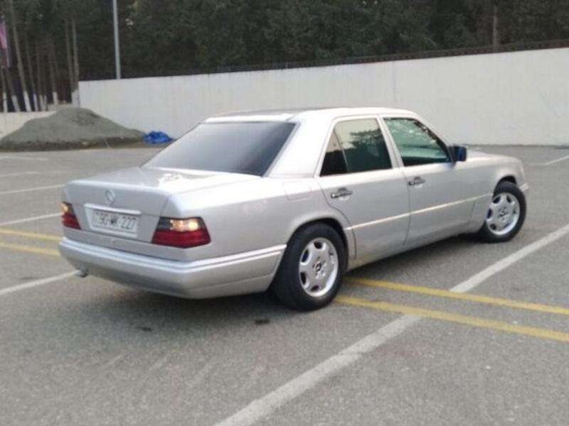 Mercedes E 220, 1994 il, 2.2 L, 220 000 km