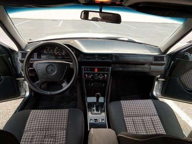 Mercedes E 220, 1994 il, 2.2 L, 220 000 km