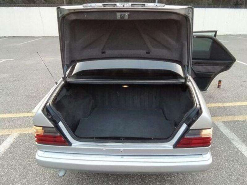 Mercedes E 220, 1994 il, 2.2 L, 220 000 km