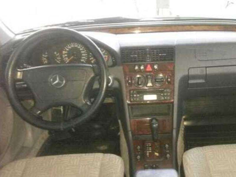 Mercedes C 240, 1999 il, 2.4 L, 259 000 km