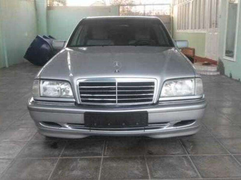 Mercedes C 240, 1999 il, 2.4 L, 259 000 km