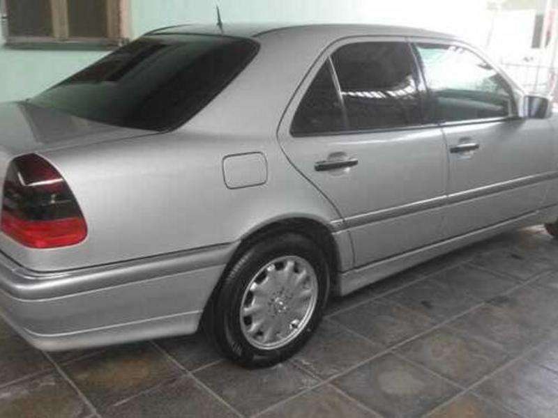 Mercedes C 240, 1999 il, 2.4 L, 259 000 km
