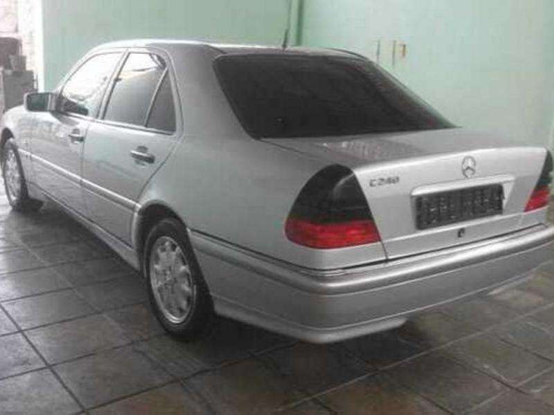 Mercedes C 240, 1999 il, 2.4 L, 259 000 km