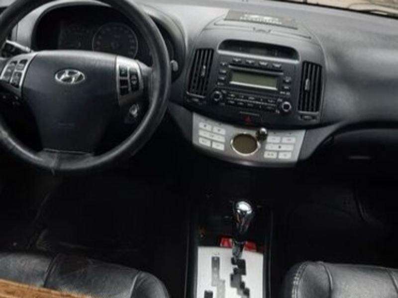 Hyundai Elantra, 2009 il, 2.0 L, 220 000 km