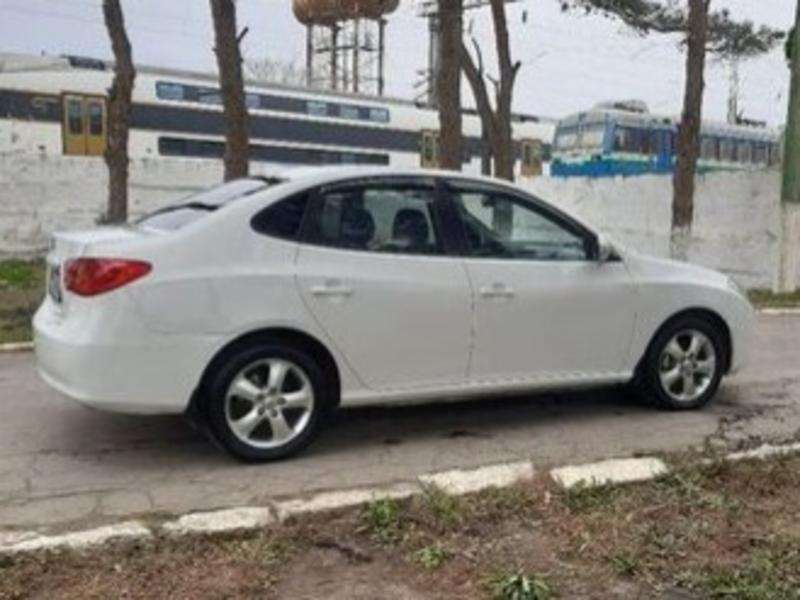 Hyundai Elantra, 2009 il, 2.0 L, 220 000 km
