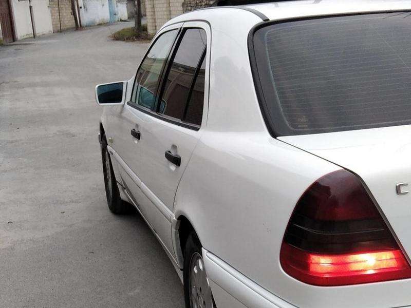 Mercedes C 200, 1998 il, 2.0 L, 334 559 km
