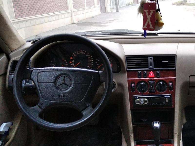 Mercedes C 200, 1998 il, 2.0 L, 334 559 km